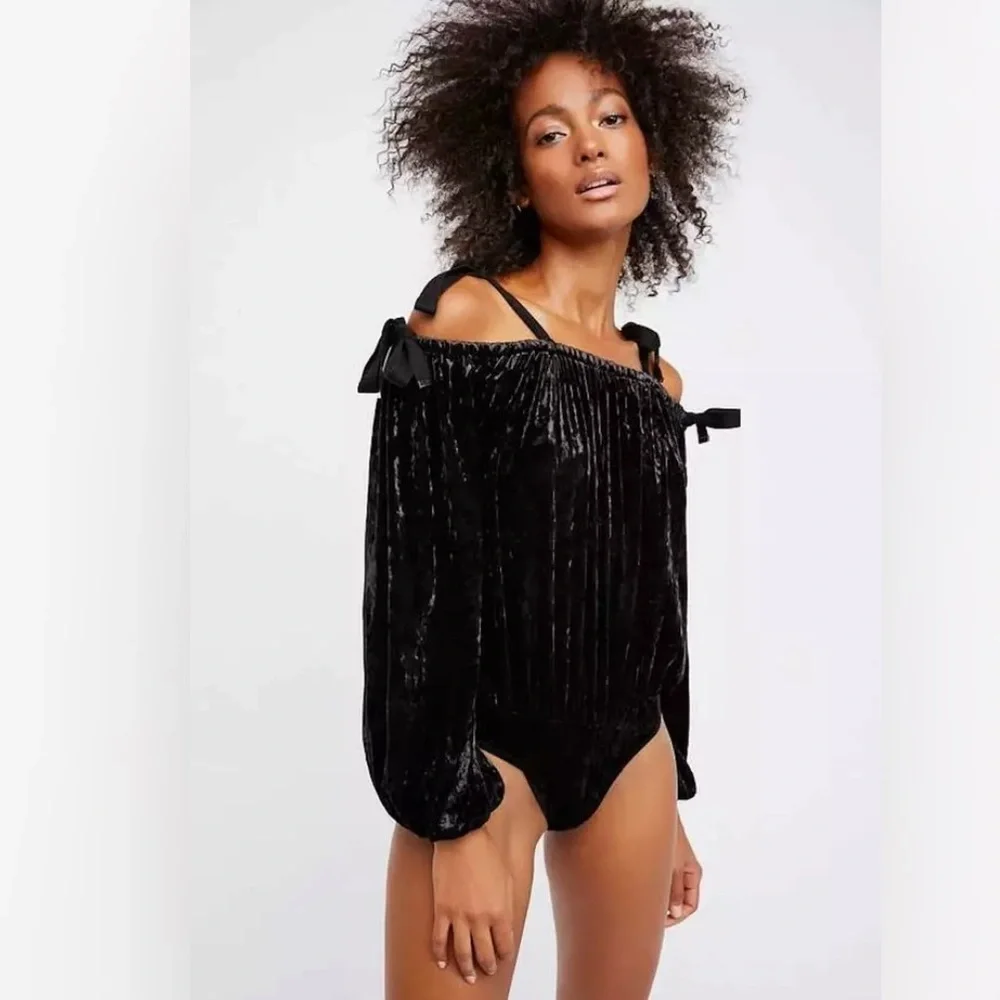 NWT Free People x Hot As Hell Beg 2 Differ Black Velvet‎ Bodysuit Size Medium